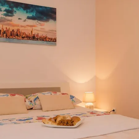 Apartment Sandra Rogoznica (Sibenik-Knin)