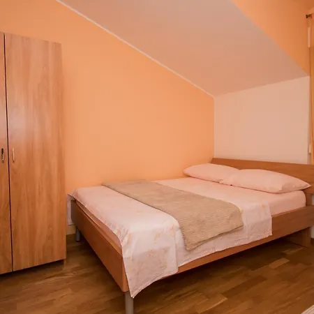 Apartment Sandra Rogoznica (Sibenik-Knin)