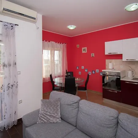 Sandra Apartment *